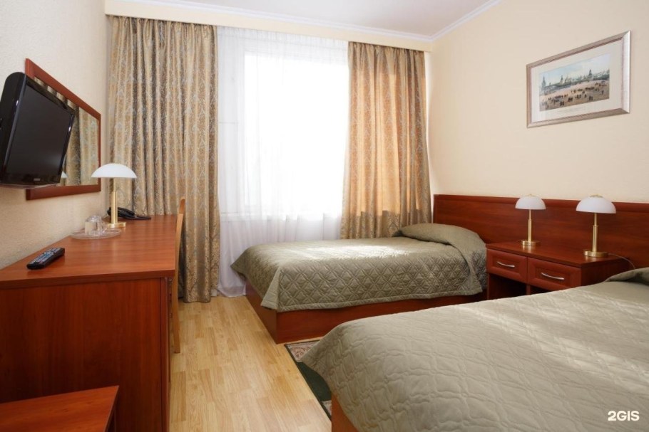 «Юность», Московская гостиница