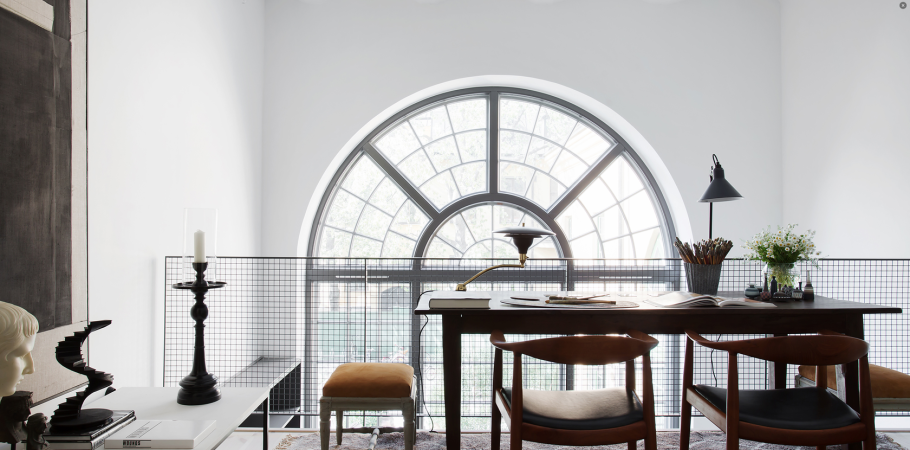 Арочное окно в современном интерьере