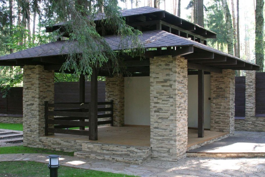 Беседка из искусственного камня