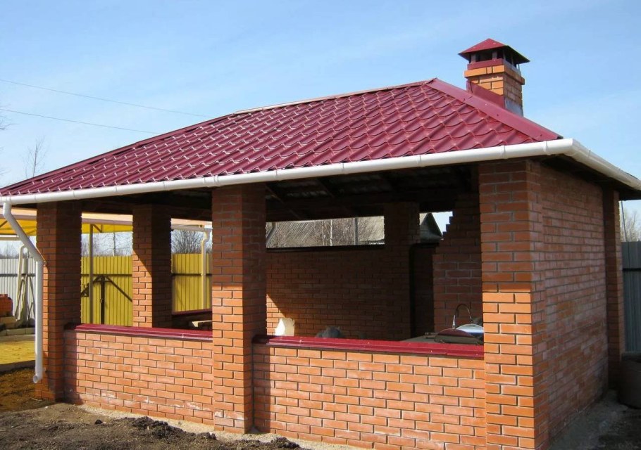 Кирпичная беседка с барбекю