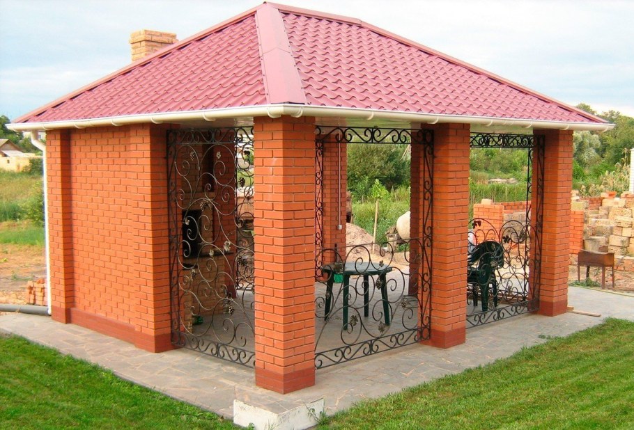 Беседка из кирпича