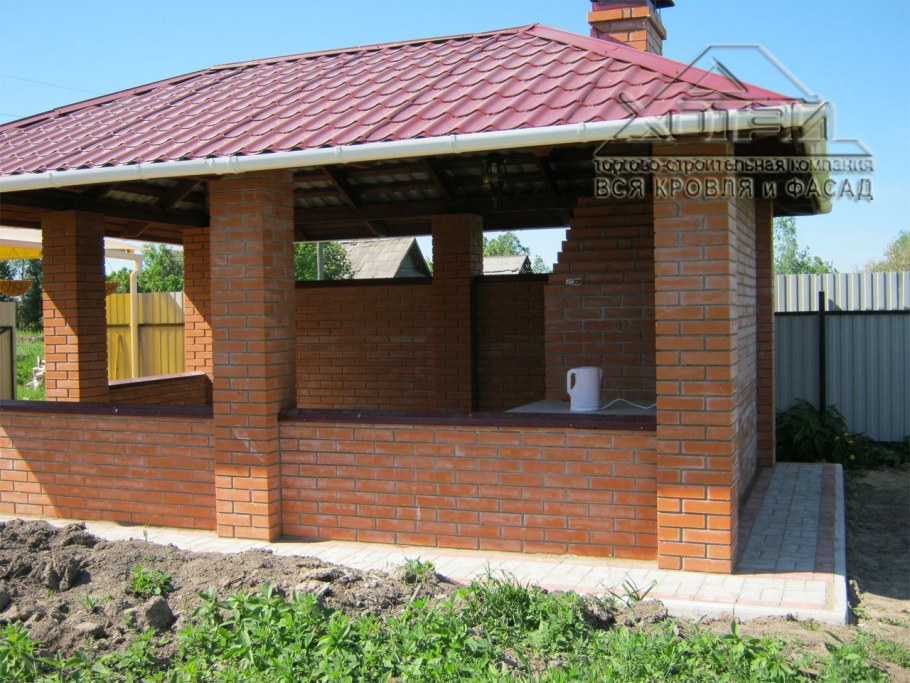 Беседка из красного кирпича