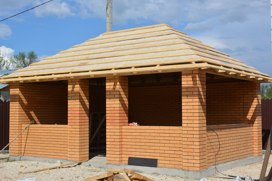 Крыша для кирпичной беседки