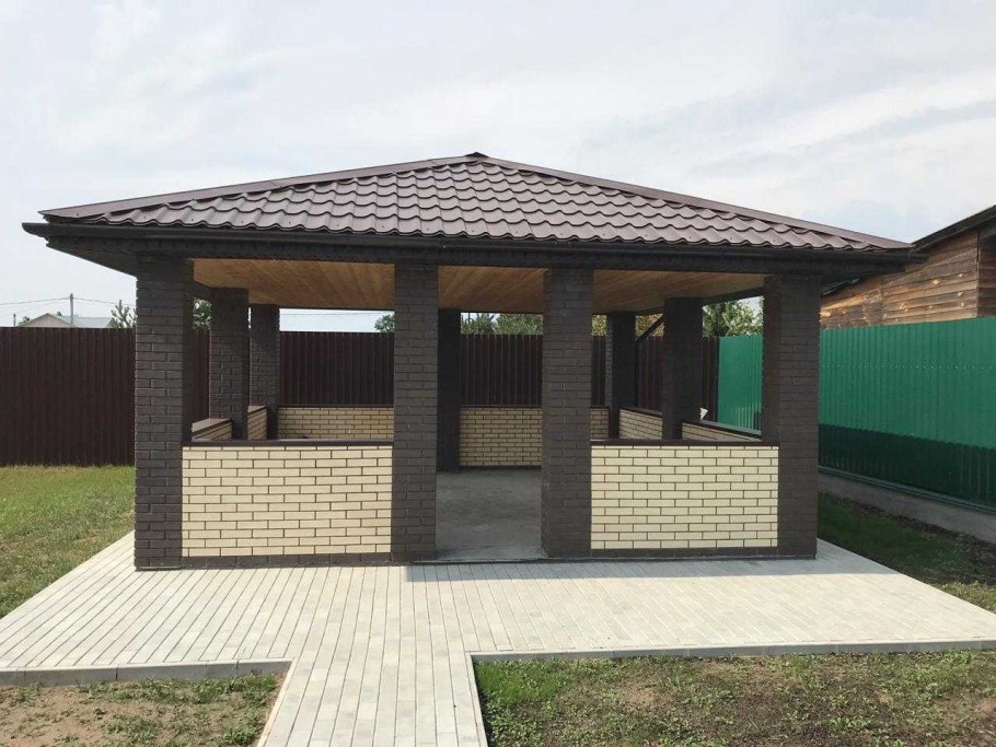 Беседка с кирпича