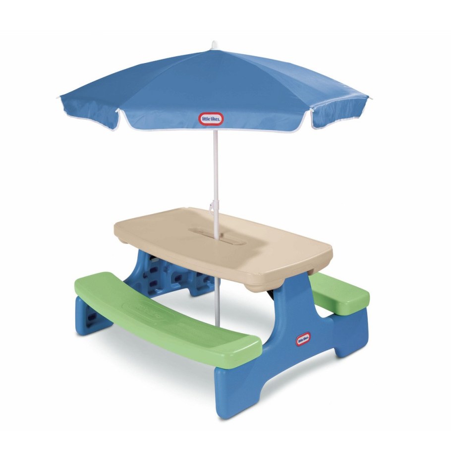 Стол little Tikes с двумя скамейками и зонтом