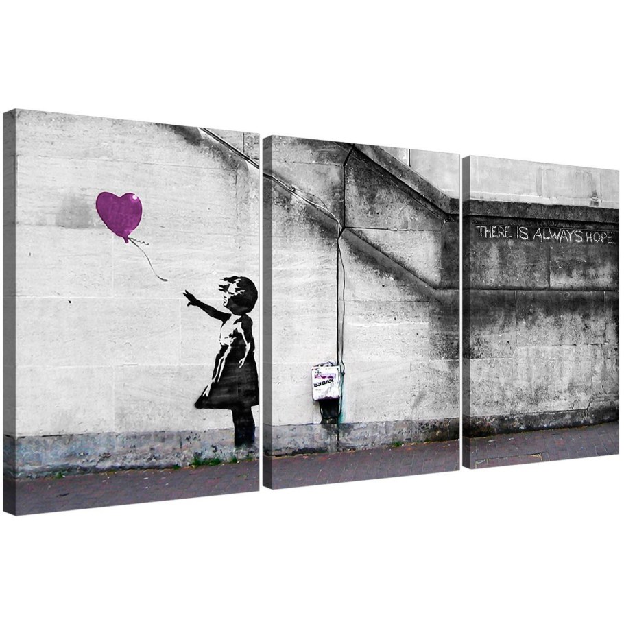 Стрит арт девочка с шариками