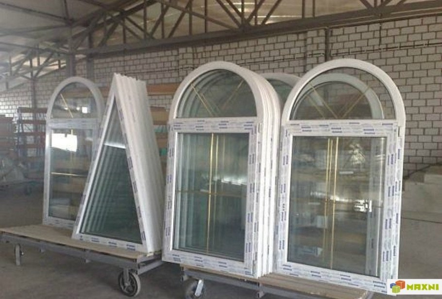 Арочные окна Рехау