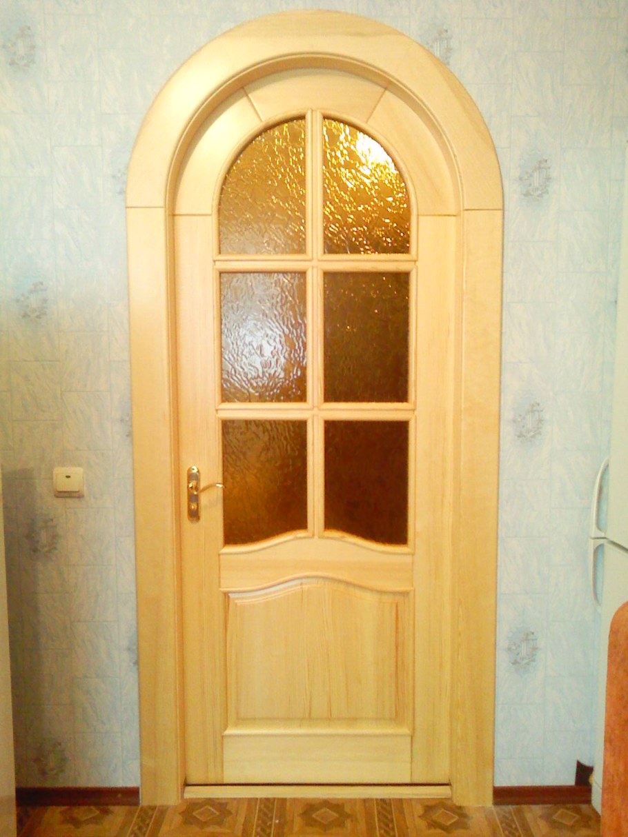 Арочные двери из массива дерева