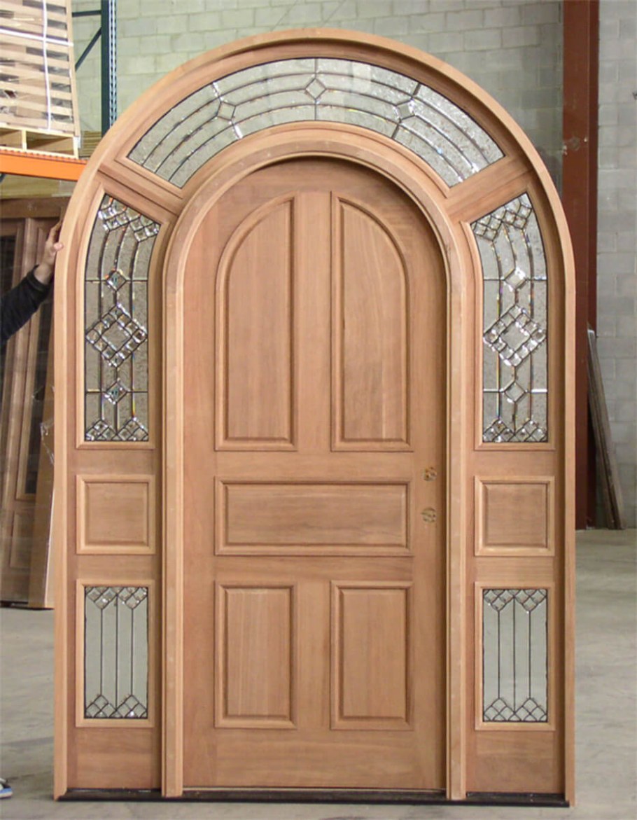 Французские двери с фрамугой арка