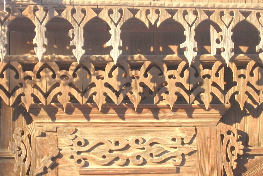 Ажурная прорезная и пропильная резьба по дереву