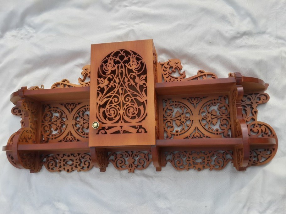 Сквозная пропильная резьба по дереву