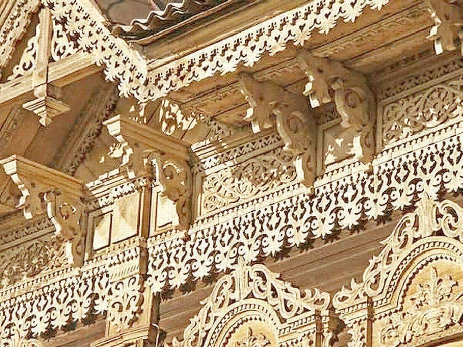 Пропильная домовая резьба