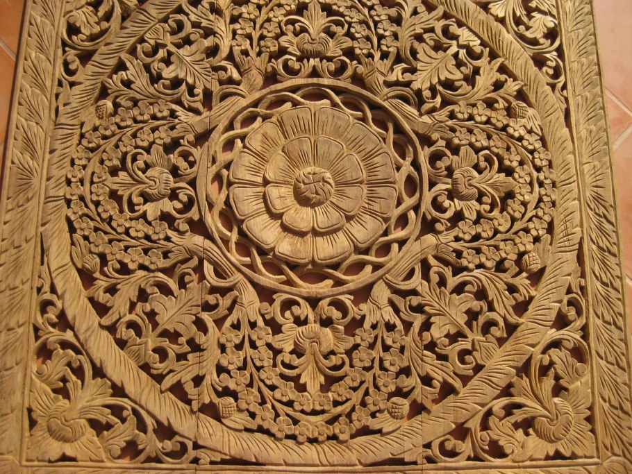 Восточная резьба по дереву