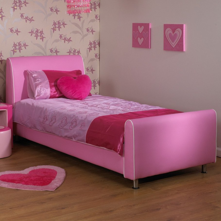 Розовая кровать для девочки