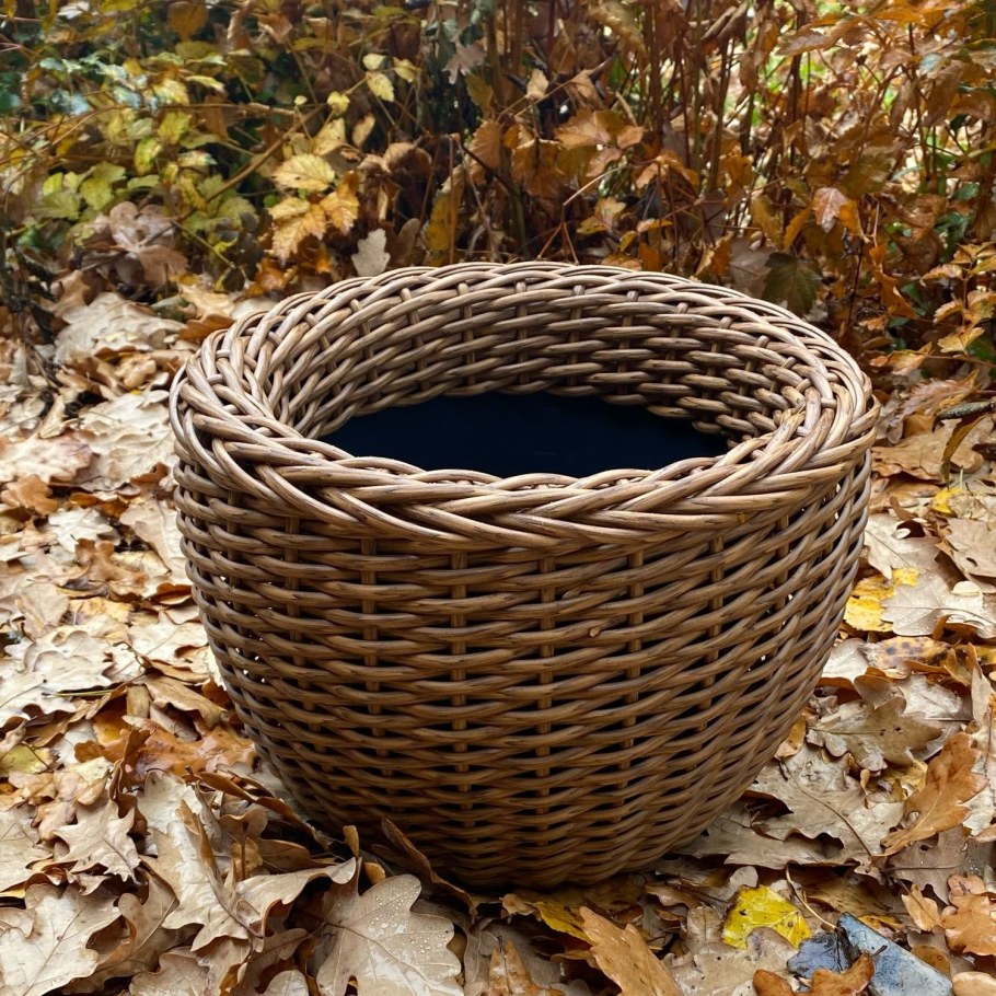 Кашпо с ручками из искусственного ротанга