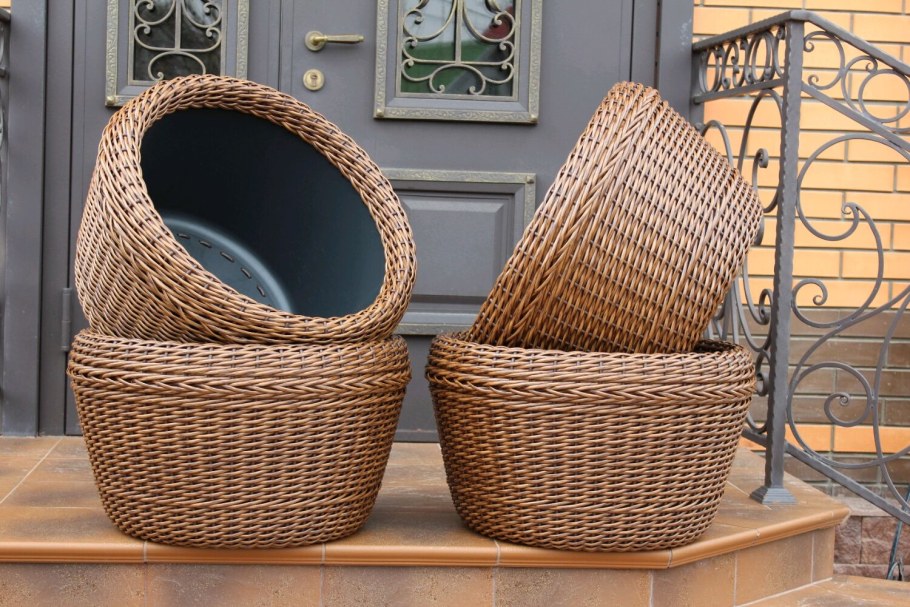 Кашпо из искусственного ротанга своими руками