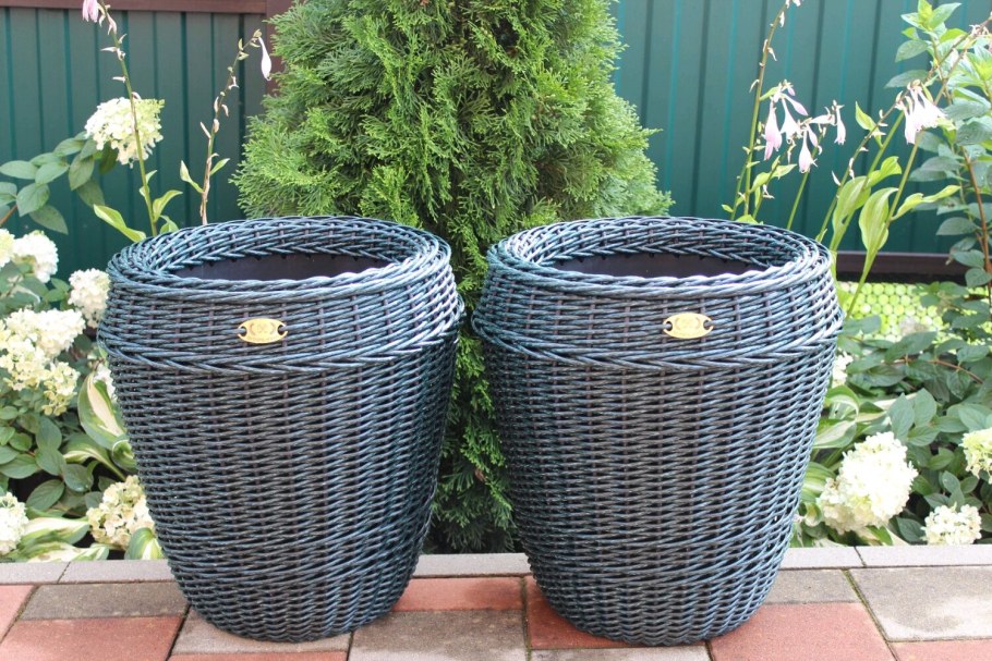 Вазоны из ротанга