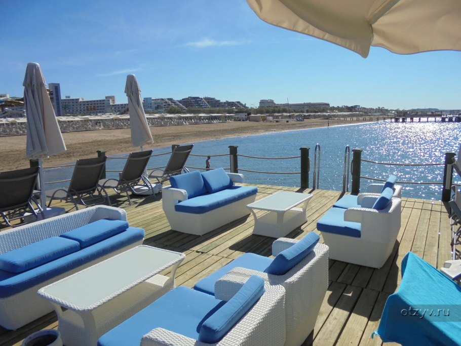 Кафе на пирсе