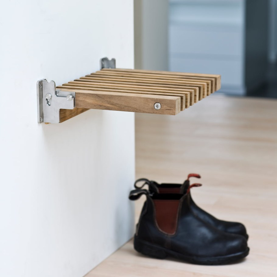 Откидной стул в прихожую