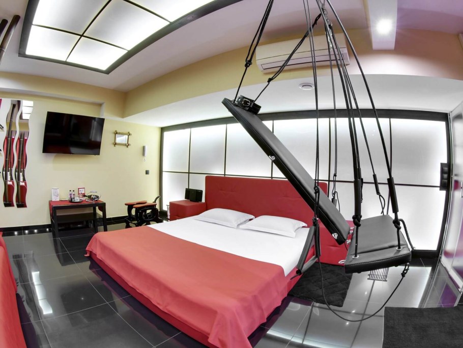 Подушкин красная комната