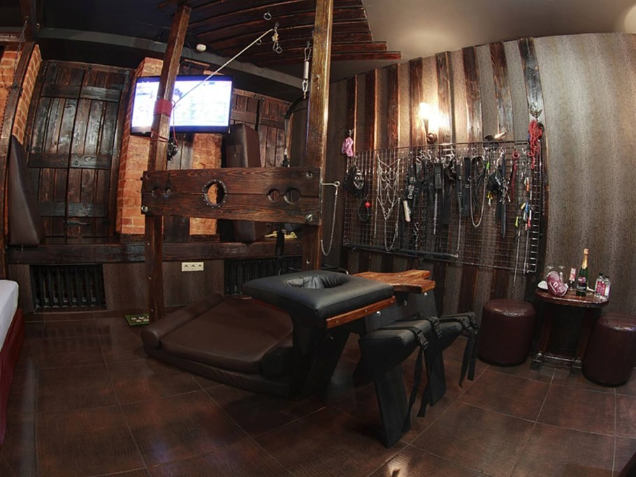 Подушкин гостиница Готика