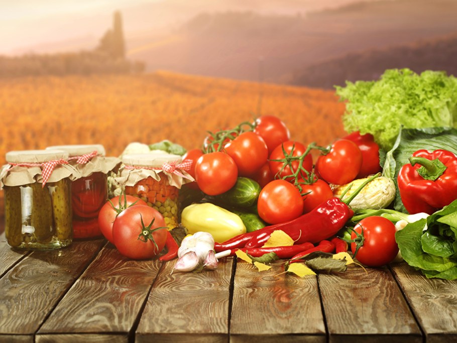 Продукты на столе