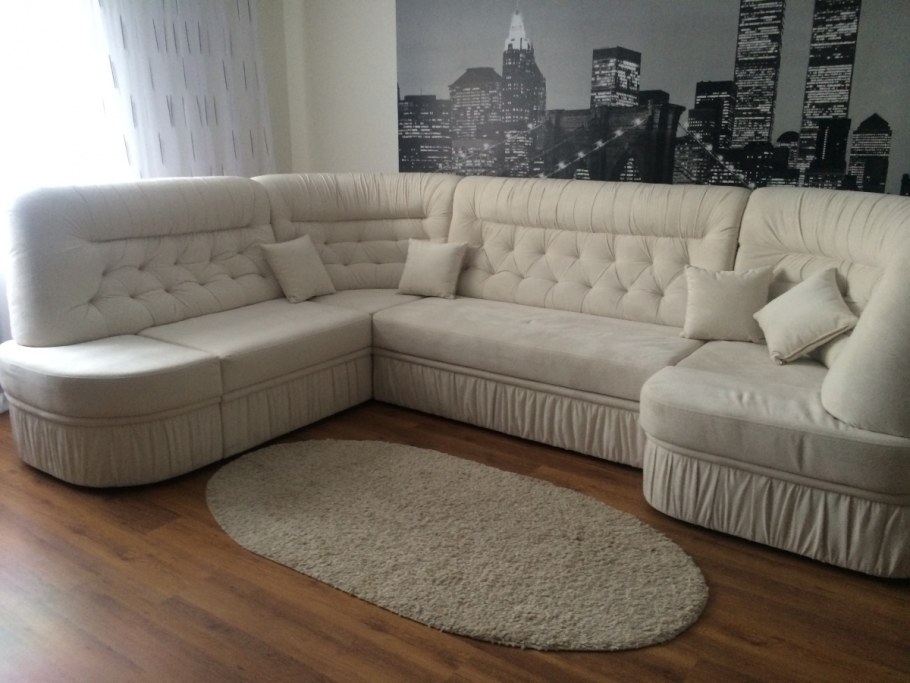 Мягкий уголок в гостиную