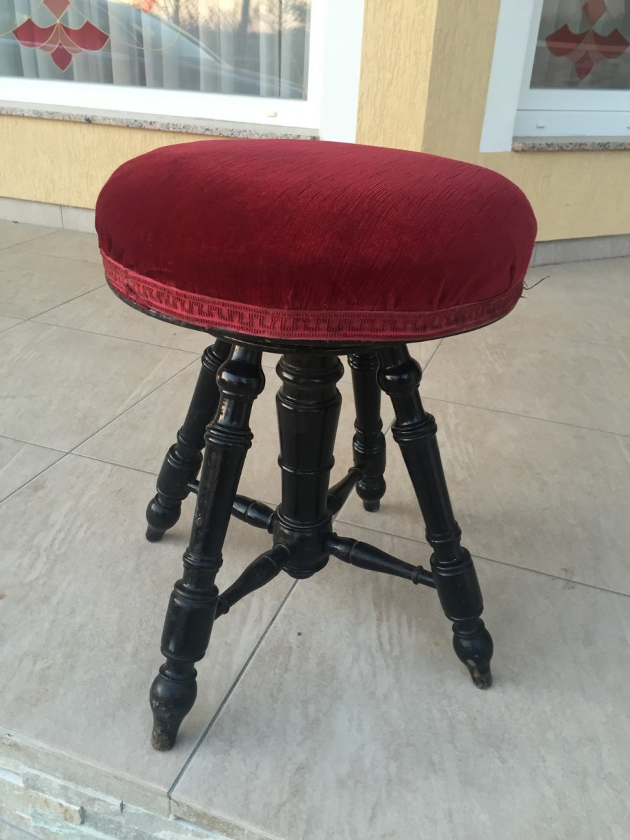 Стул круглый для пианино Советский