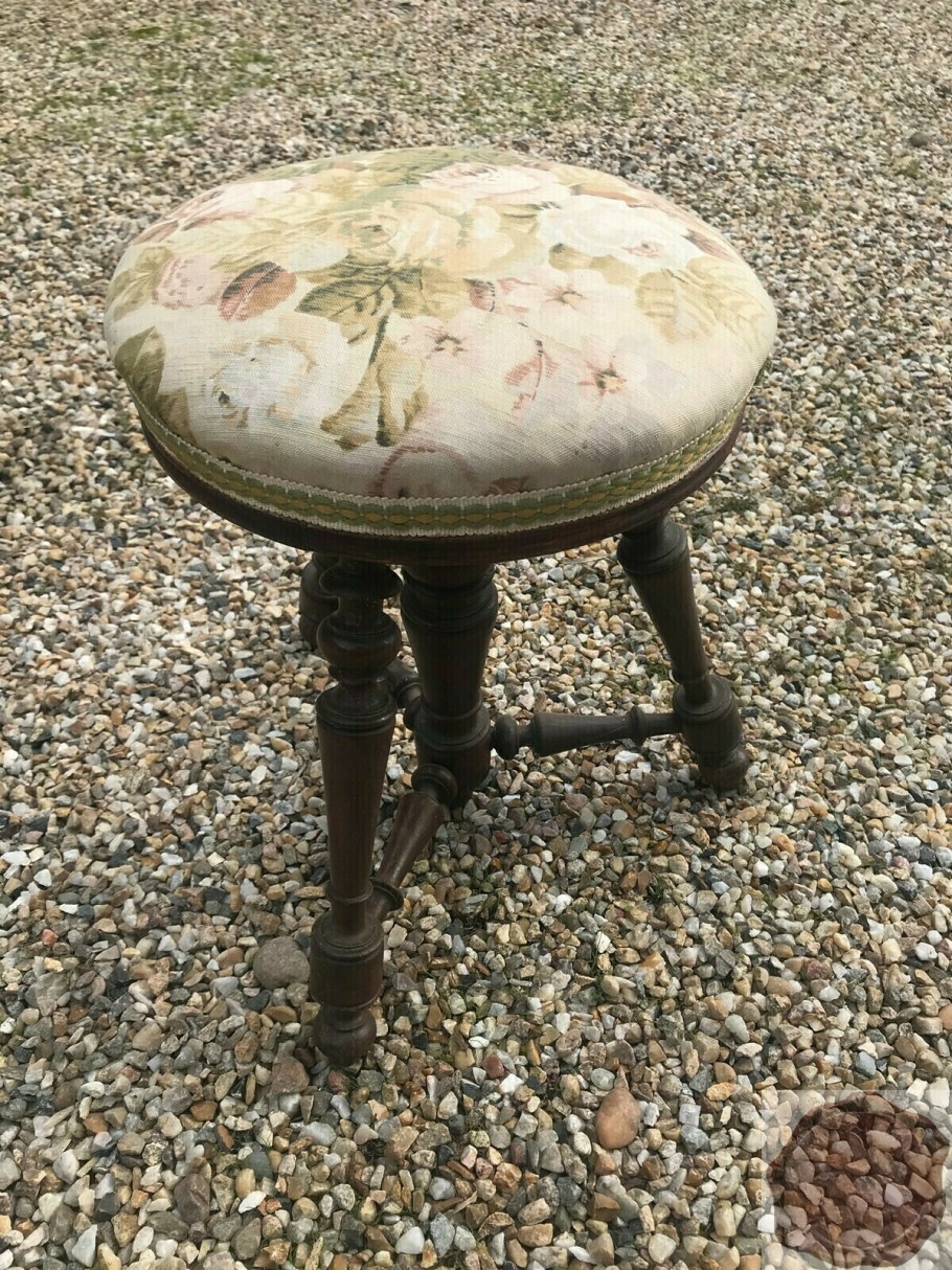 Стул для пианино 19 век