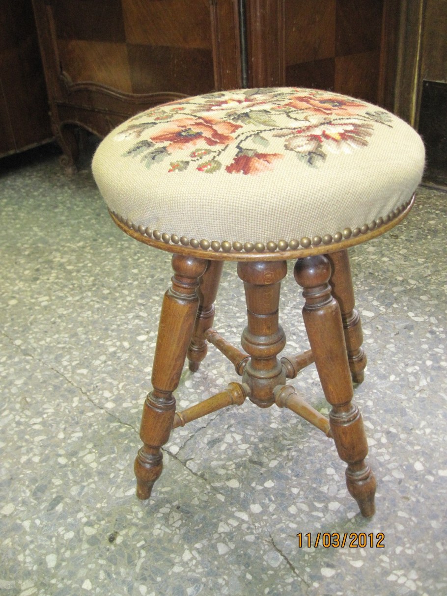 Стул для рояля Beethoven антикварный