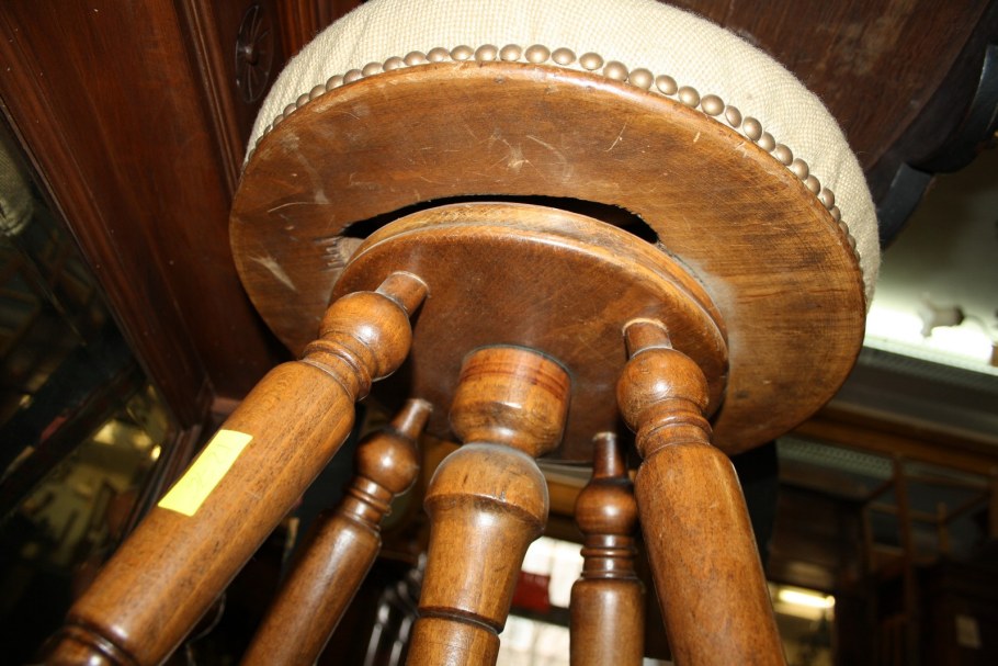 Стул для рояля 19 век