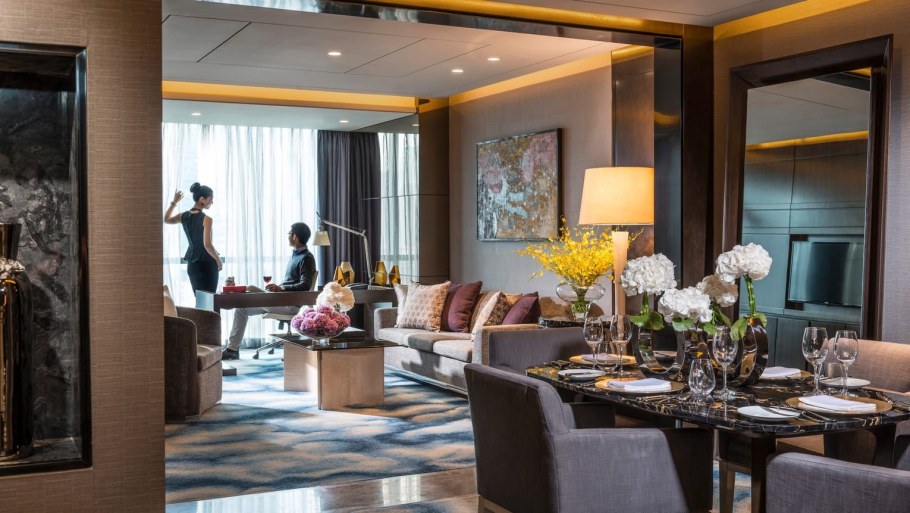 Four Seasons Hotels and Resorts владелец