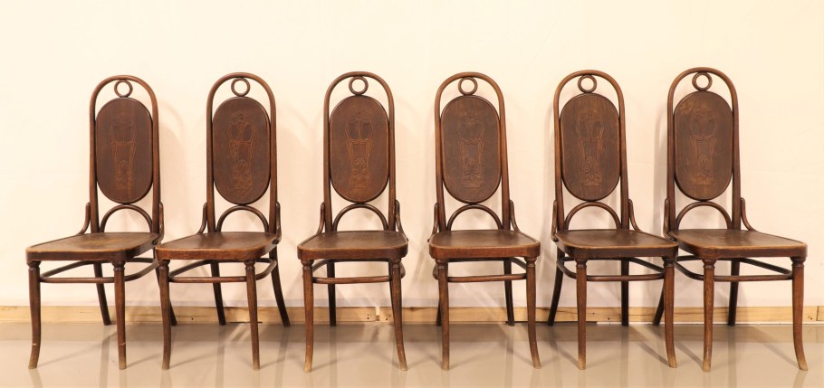 Венские стулья братьев тонет