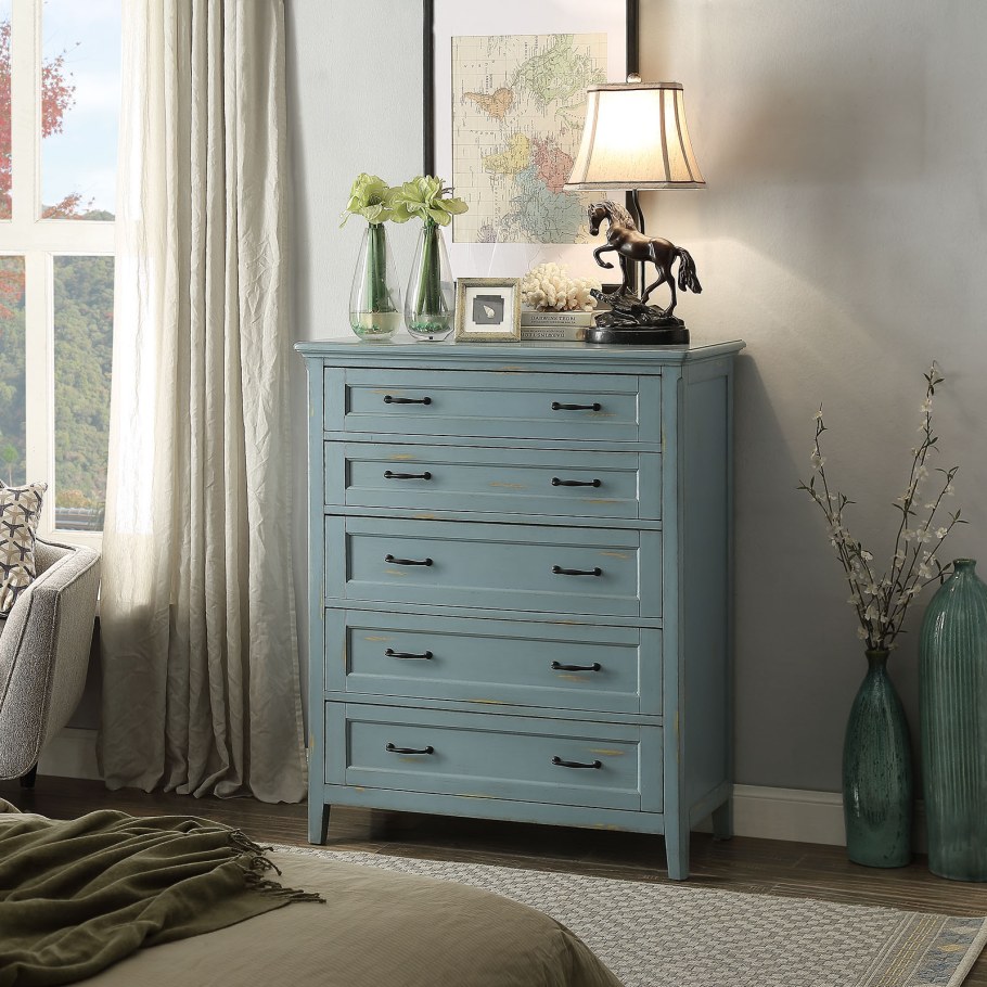 Комод серо голубого цвета