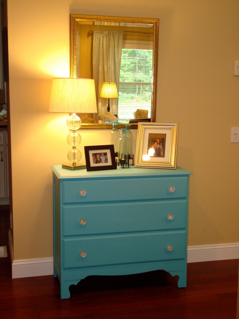 Бирюзовый комод в прихожую