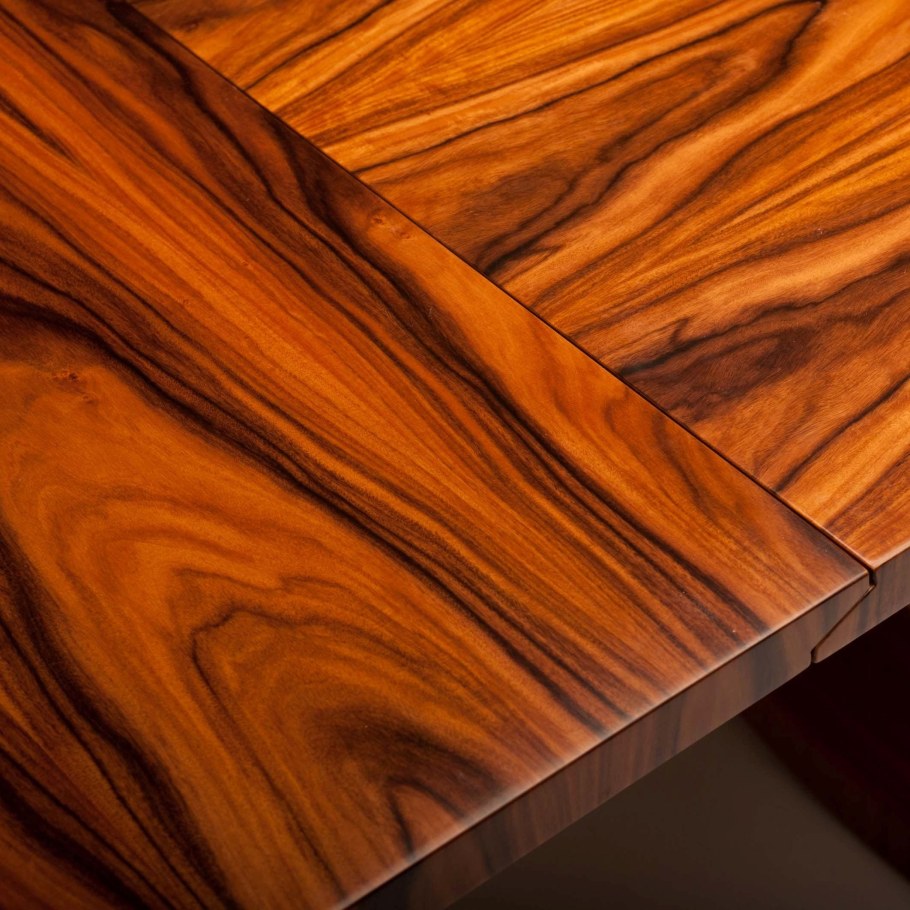 Полированное дерево