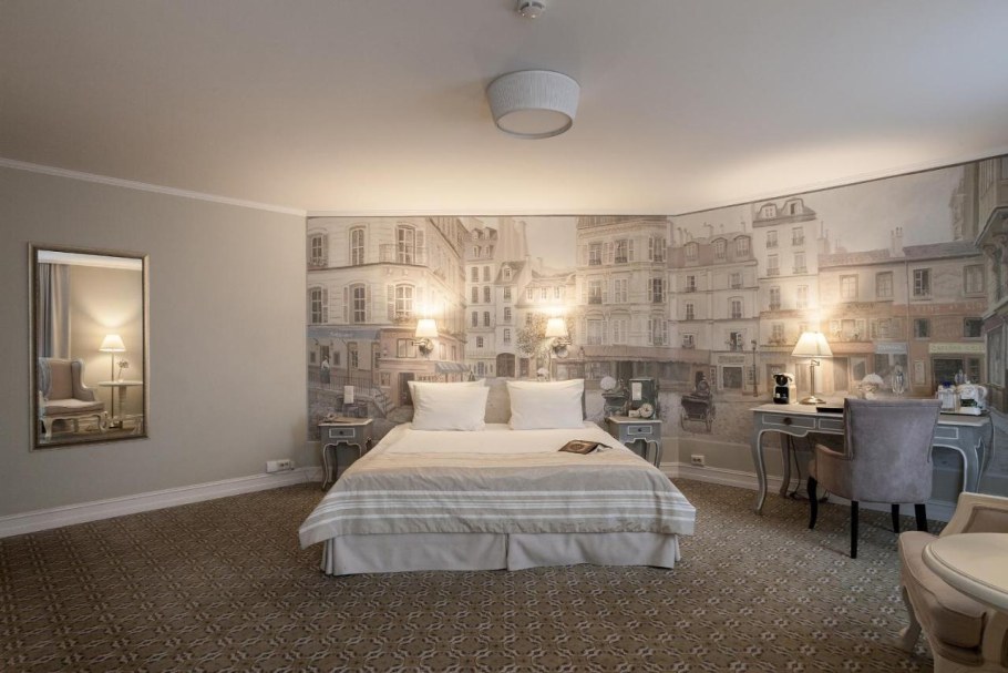 Интерьер отеля Реноме