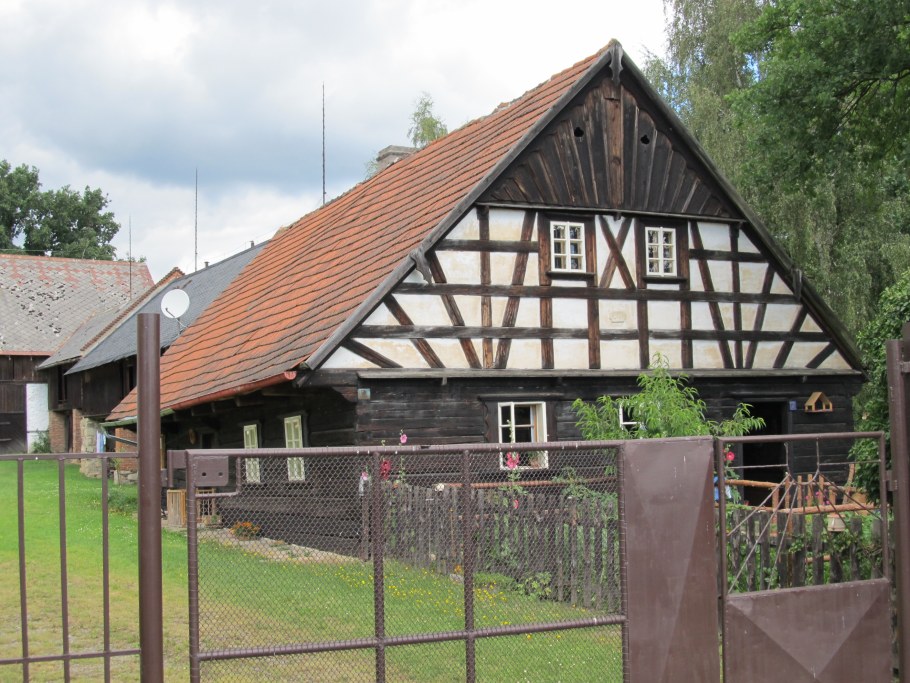 Забор в стиле фахверк