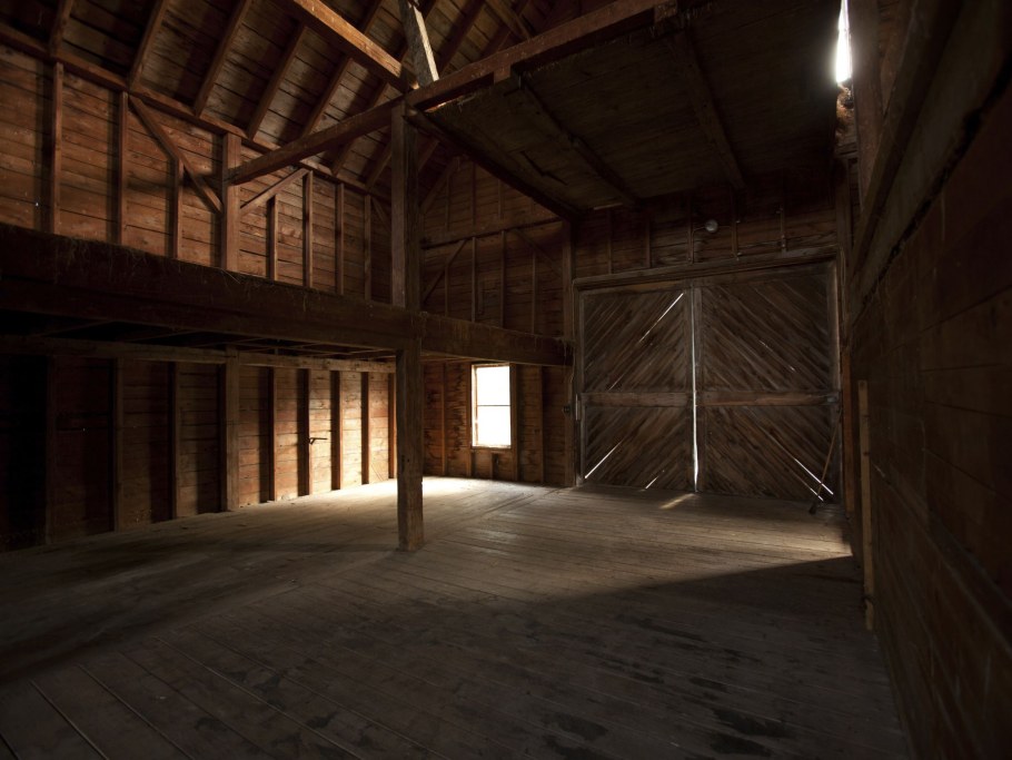 Сарай изнутри