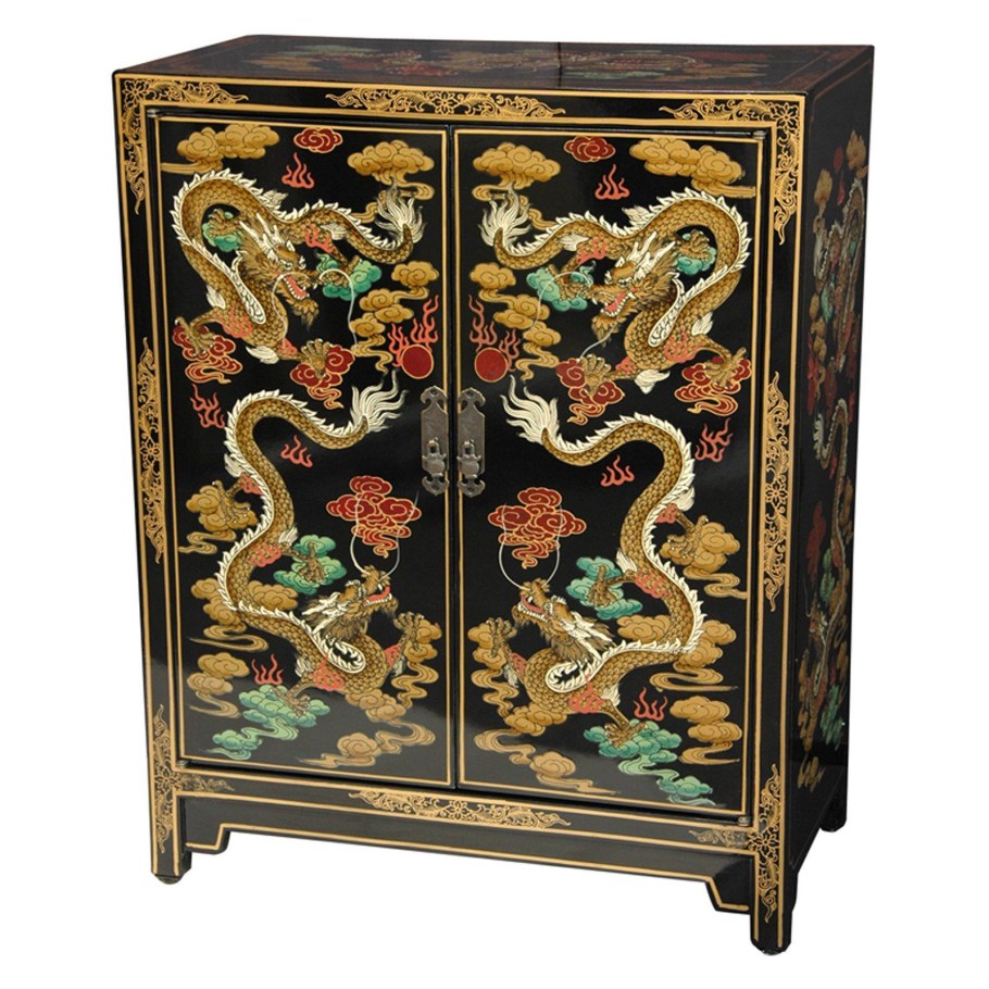 Необычный шкаф с драконом