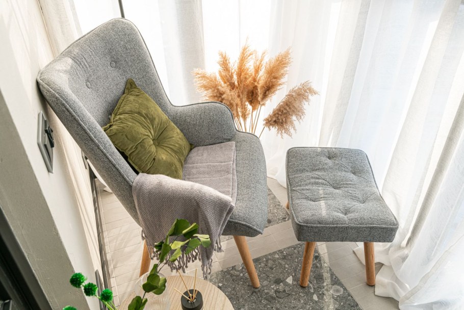 Кресло с оттоманкой Hygge