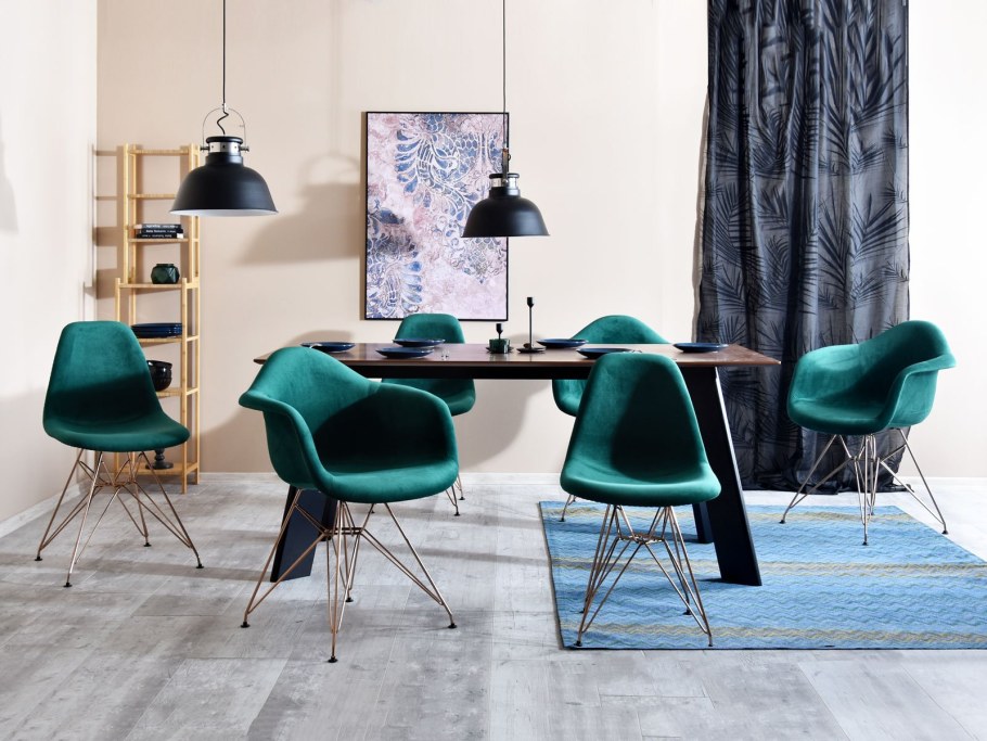 Велюровые стулья в интерьере