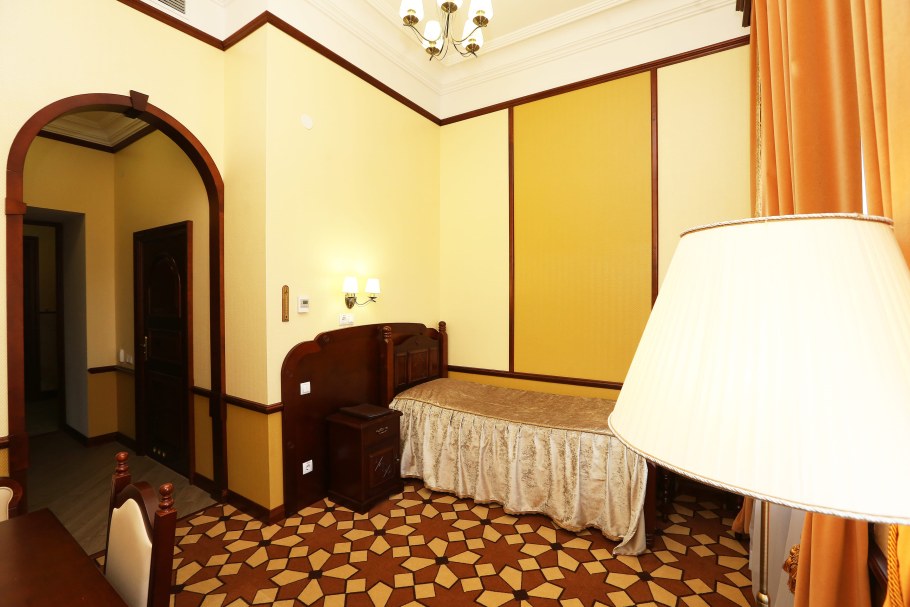 Гостиница Гарни на Калинина