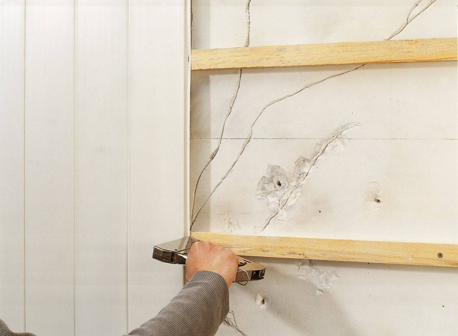 Монтаж панелей на стену