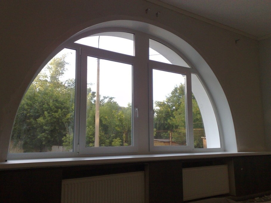 Полукруглое окно
