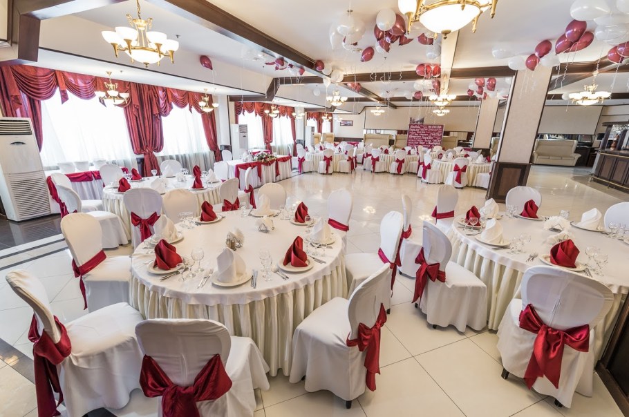 Банкетный зал в гостинице салют Москва