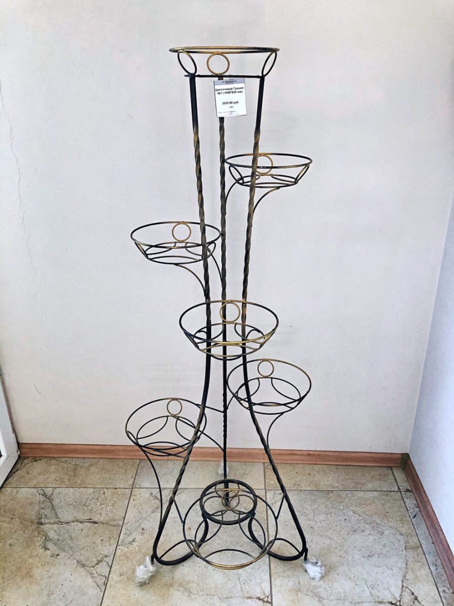 Напольные цветочницы из металла