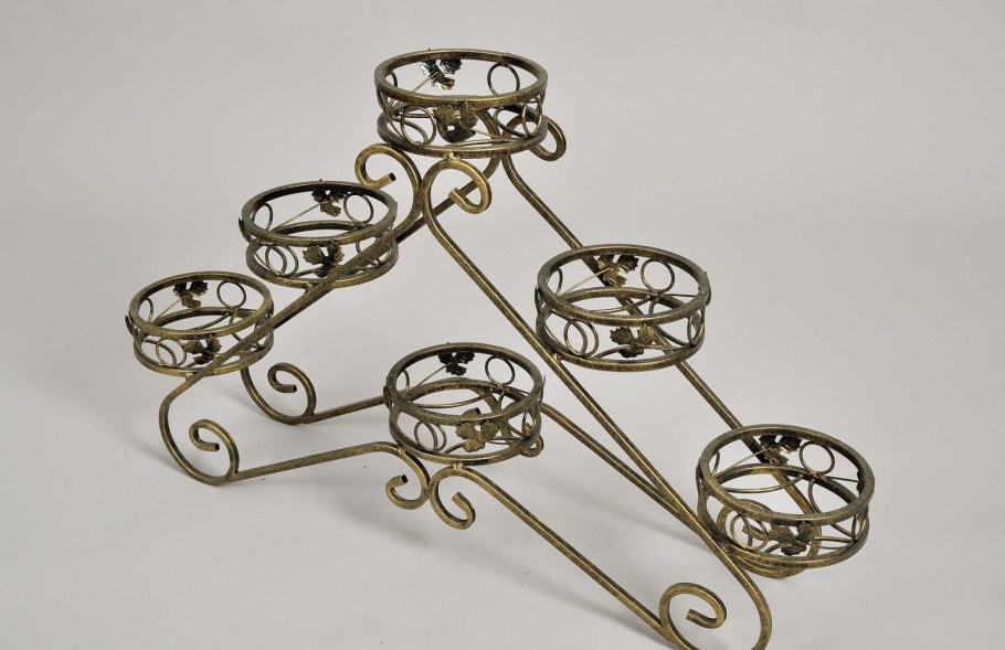 Подставка из металла