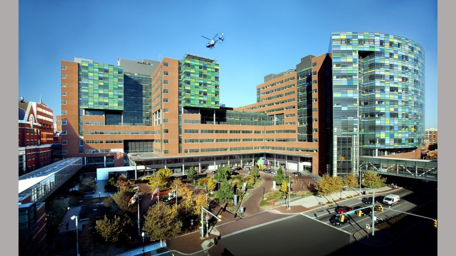 Больница Джона Хопкинса (Johns Hopkins Hospital) в Балтиморе, США.