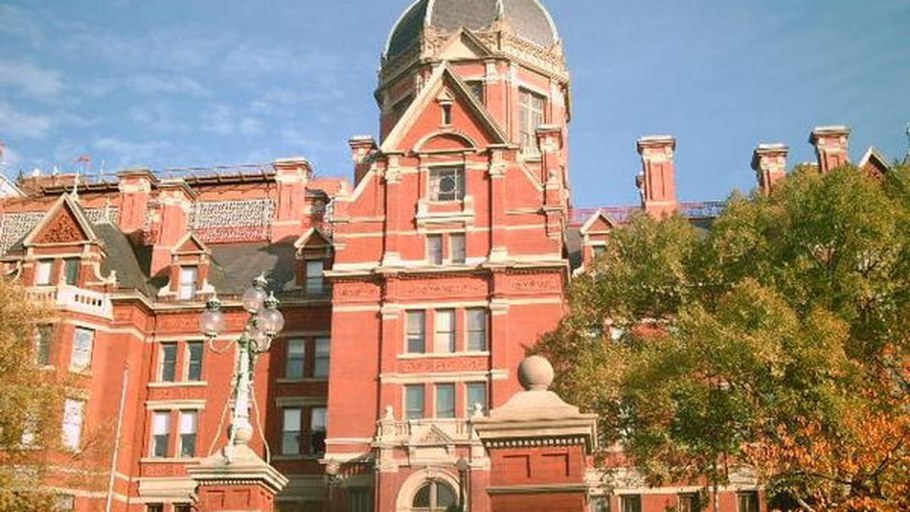 Медицинской школе университета им. Джонса Хопкинса, Балтимор, США.